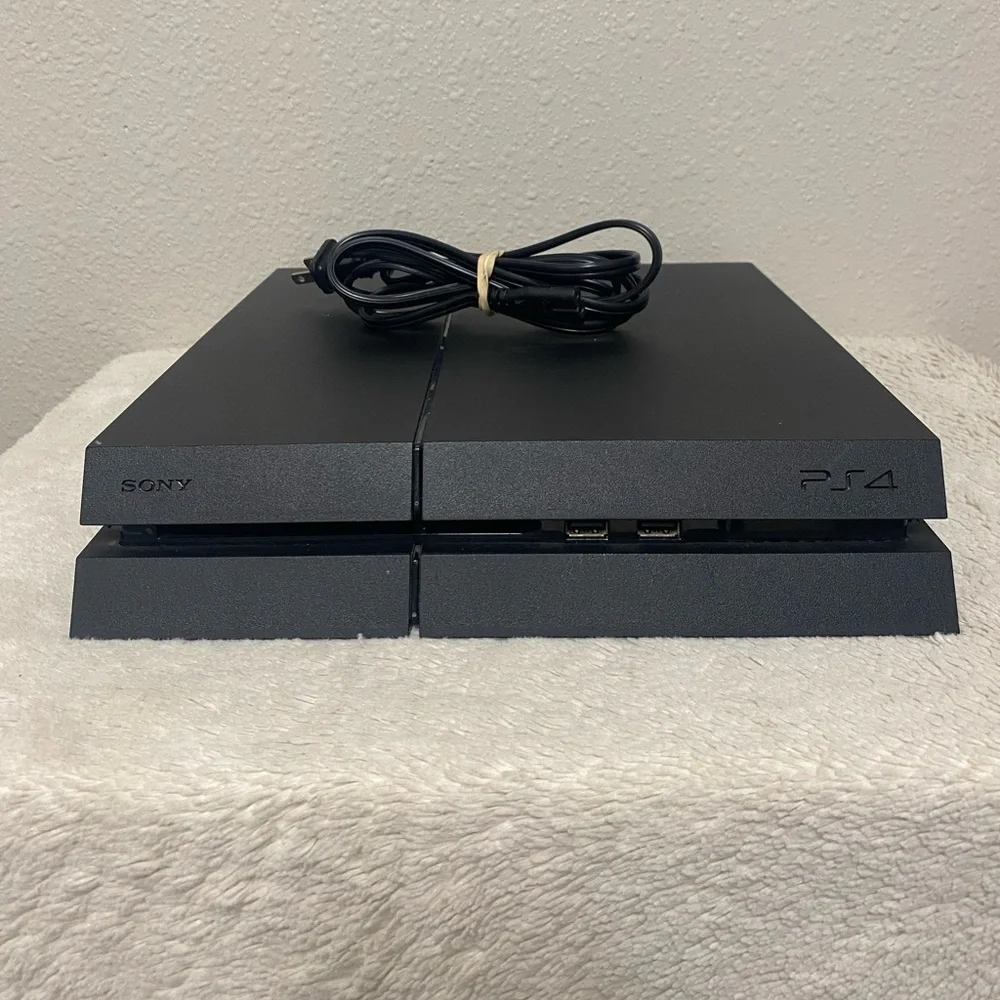 Sony PS4 Console